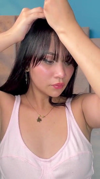 Ho pettinato i capelli come una brava ragazza