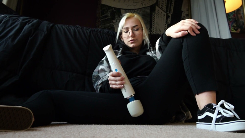 Luxx star: Cumming Home After a Long Day
