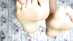 Dreichwe: Ukazuji mé měkké a sexy nohy