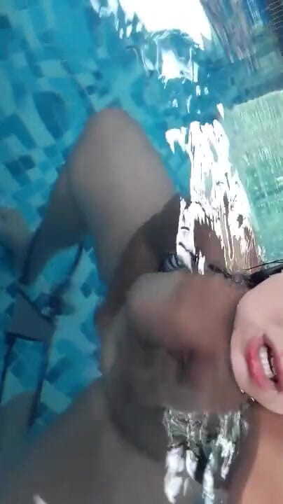 Enfgulosa: I went to the hotel's heated pool just to enjoy
