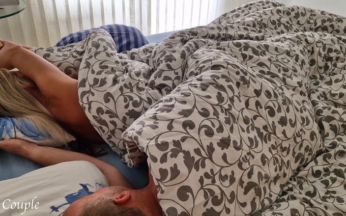 LC couple: Amatorska żona jeszcze się nie obudziła, gdy poczuła twardego kutasa w...