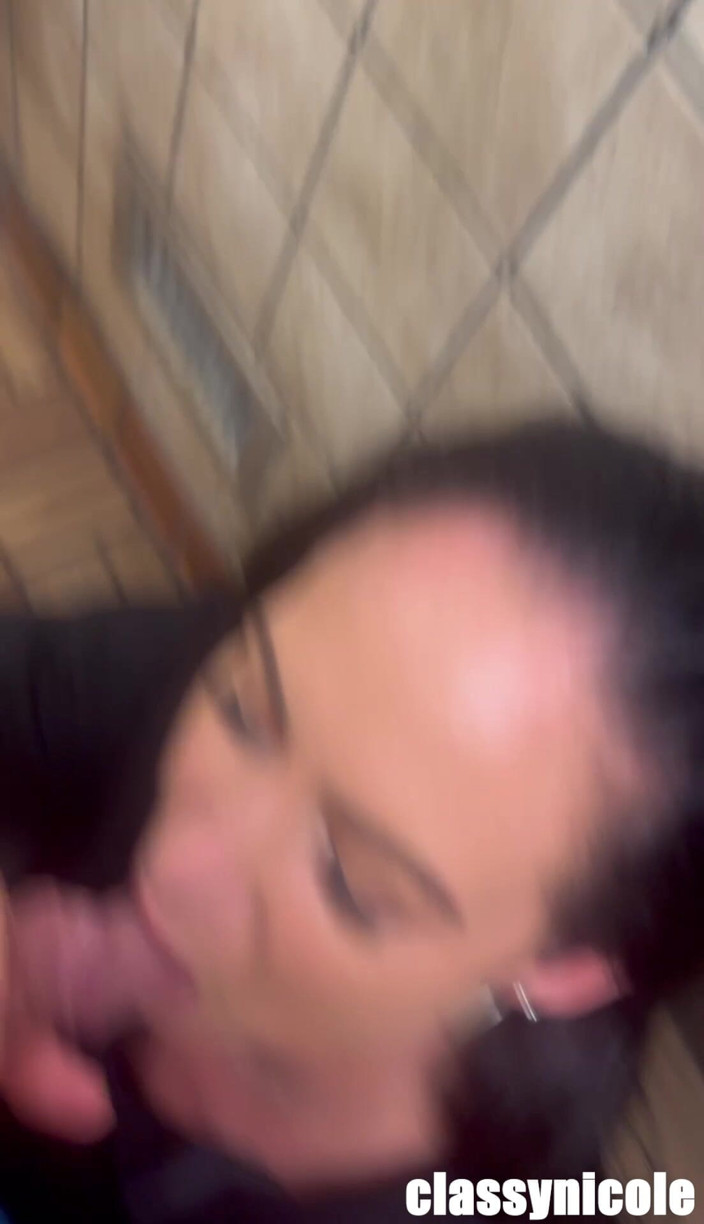 Classy Nicole: Waffle house pov đụ trong phòng tắm công cộng với jasper...