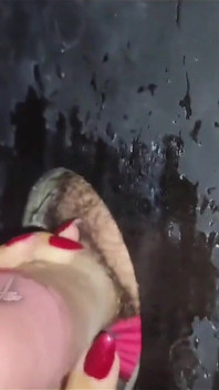 Eu amo fazer caras gozarem duro para mim no Gloryhole.