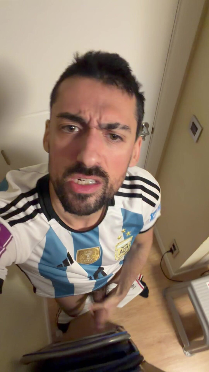 Liam Harding: Hot Stepdaddy Showing off Big Cock and Cums Like a...