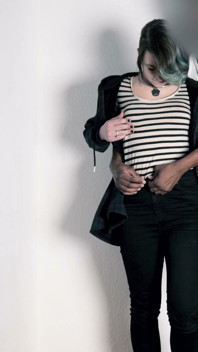 Emily si fa scopare il culo in modo spettacolare!