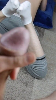 Cumshot on Barefoot
