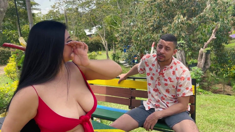 Anotonella-jones: Mi Vecino Me Seduce Cuando Mi Esposo No Está, Me...