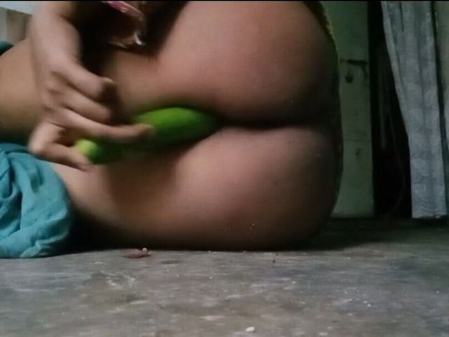 Hot Bhabi Taking Cucumber and Having Fun Wirh Boobs (Hotbhabi556)
