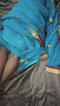 Soție indiană telugu house sari în videoclip sexual noaptea târziu