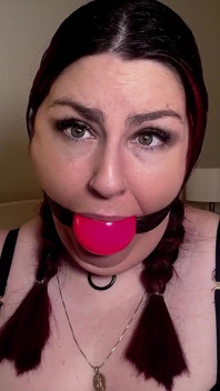 Lacey's Ballgag Play: submisivní ukázka oddanosti