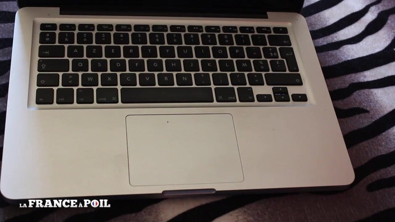 Girls Bang: 漂亮的小奶子熟女被鸡奸和颜射挑战