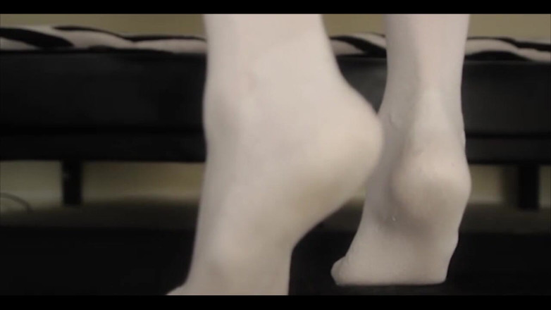Jamie French: Pretty Feet 2