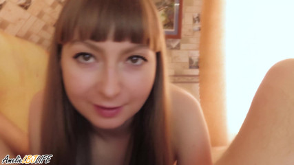 Amelie Dubon: La ragazza magra ingoia il mio cazzo e gioca con...