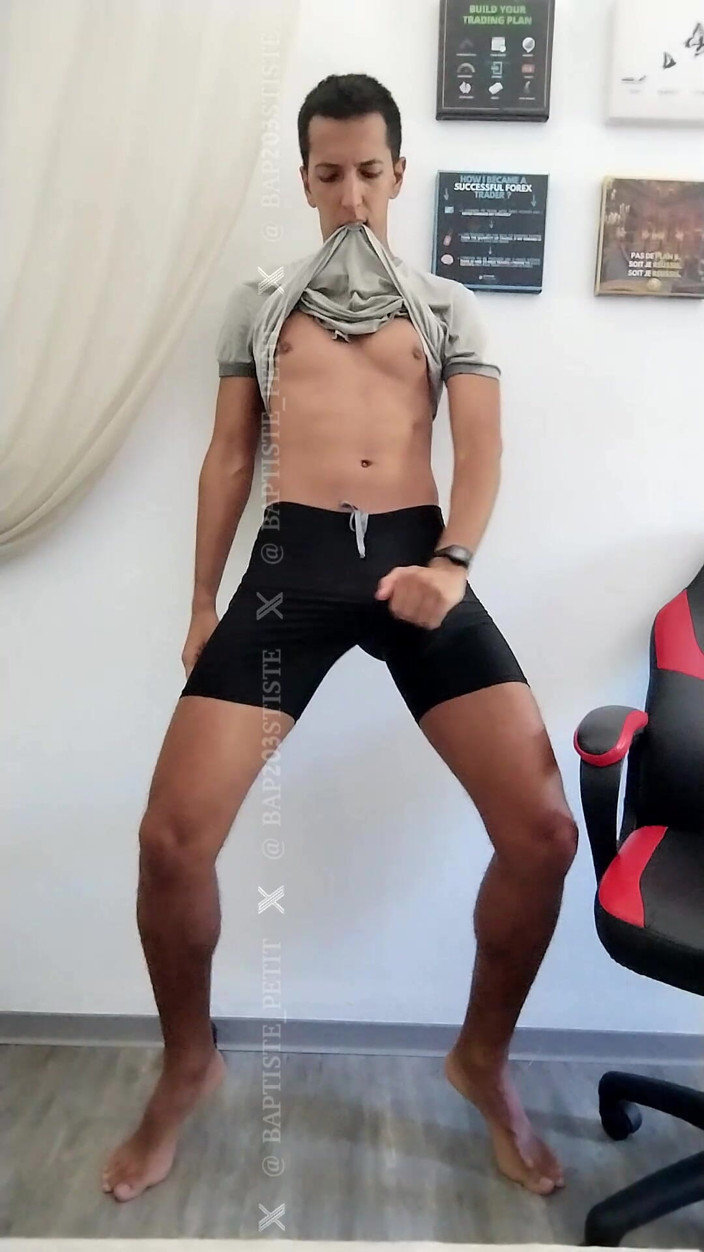 baptiste_petit: 저는 스포츠할 때 라이크라를 입습니다.