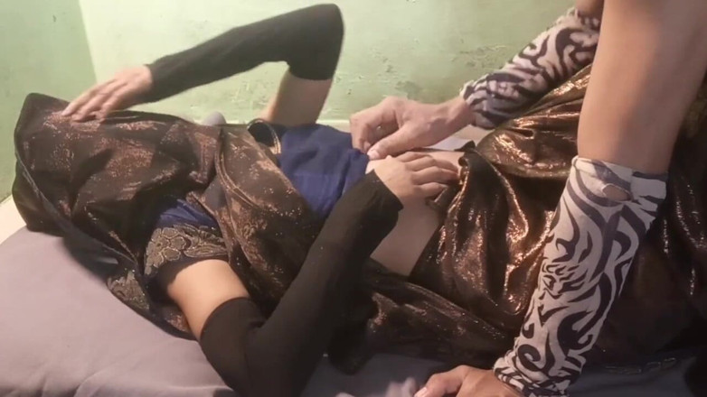 Sexy biwi: A bunda da madrasta lançada na frente do enteado