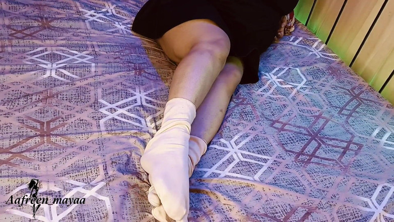 Maya-malik: Macecha má sex se služebníkem