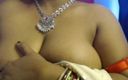 Hot desi girl: 性感热辣的年轻女孩展示天然巨乳。