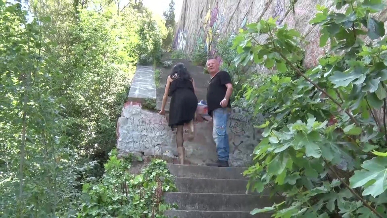 King Of Amateur: 蘑菇发现者找到了一个荡妇