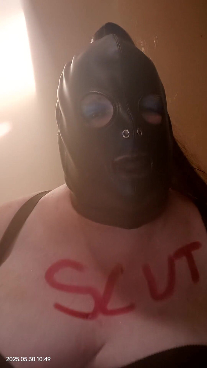 Stephanie-Nicole-TV: Cewek semok ini lagi ngomong jorok sambil ngomong jorok