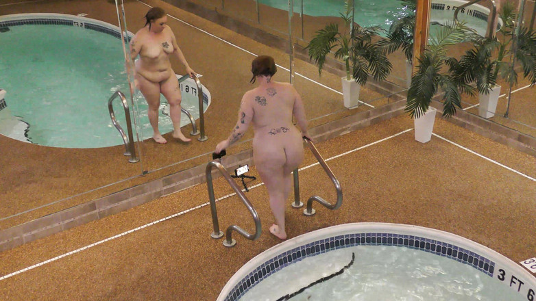 GingerVixen.XXX: 裸体游泳