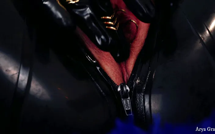 Arya Grander: Giantess fetish femdom POV