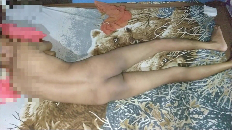 Hot Kolla: Ragazzo teenager sborra prima di coricarsi