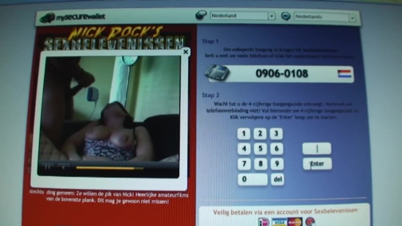 MILF stars: Brunetka milf zostaje zatrzasnięta w pozycji stojącej