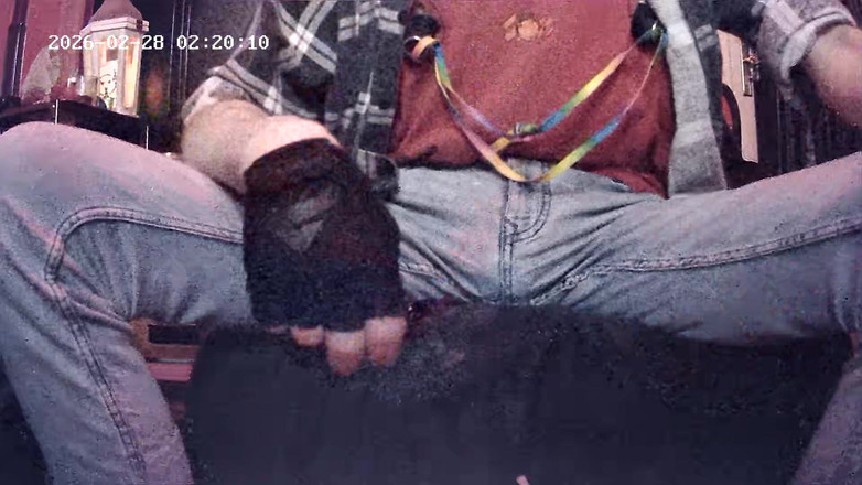 JeansdadXL: Nevlastní džíny se expandují s bradavkami