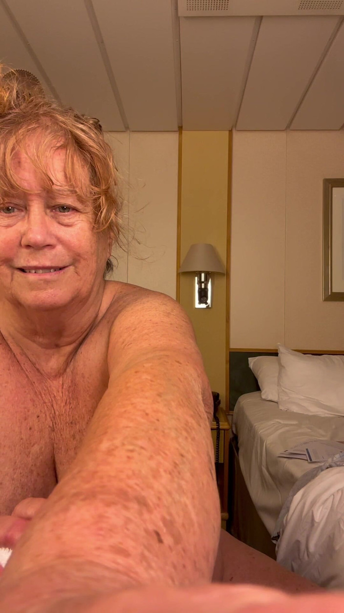 Big Ass 4 U: Возгласы снять мой купальник