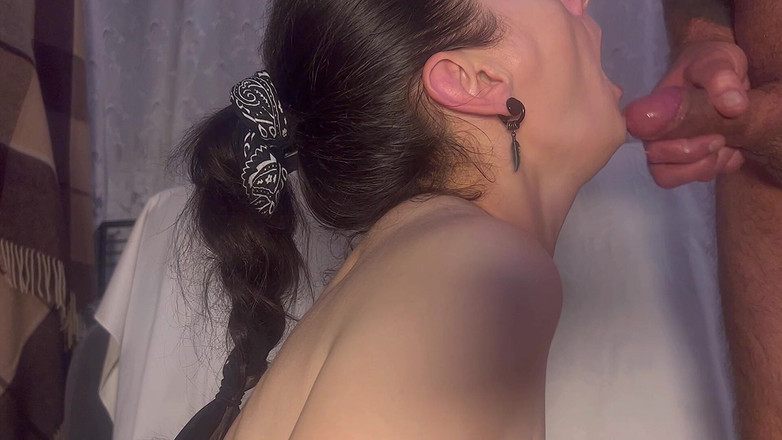 Roy1987: Nella bocca della mia sorellastra