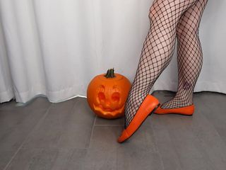 Deanna Deadly: Łydka Flex mięśni w kabaretkach-Halloween motyw pomarańczowych baletów