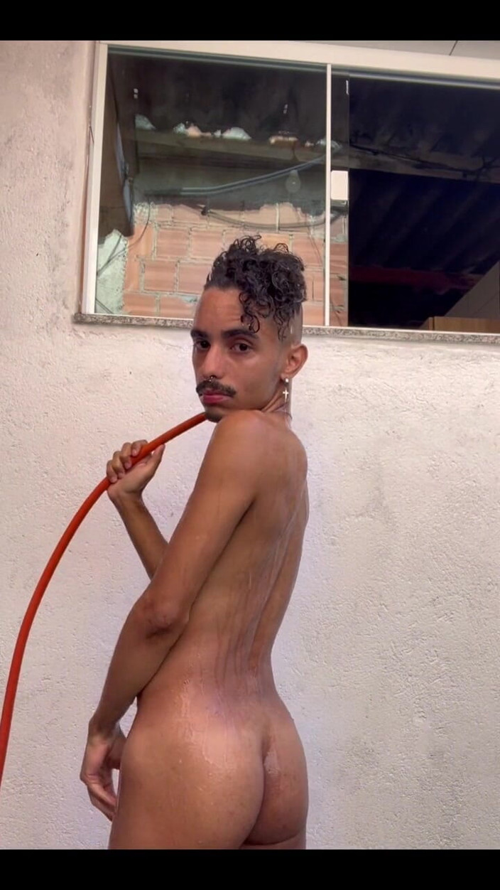 The Vicious Gabe: Ven a Tomar Un Baño Conmigo