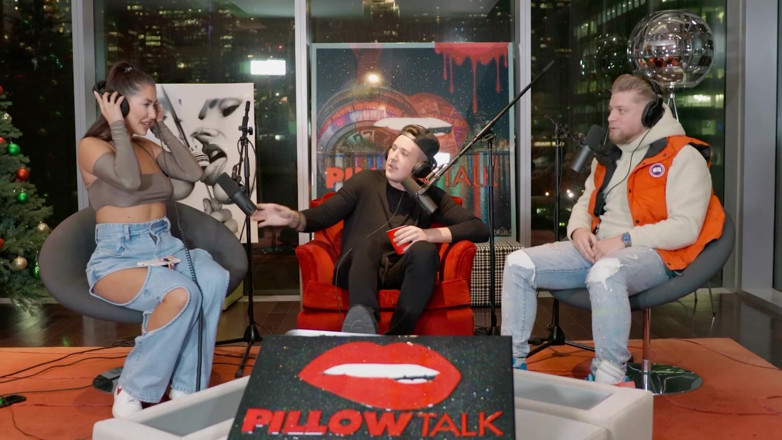 Pillow Talk: Tiktok Mogul Aaron Vankampen diventa strano in case!