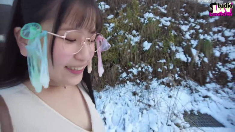 Studio JAV Launcher: Voglia all'aperto mai visto una cutie tettona sipare un carico...