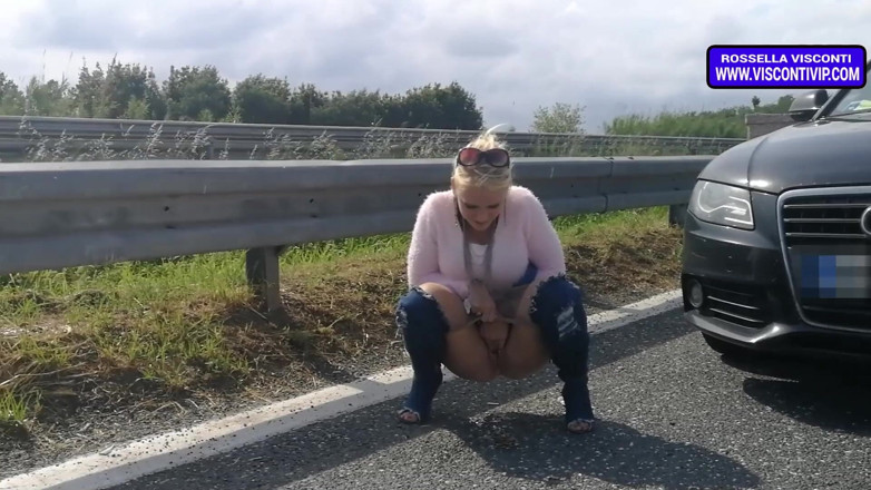 Rossella Visconti: Pissing kompilace, díl 3