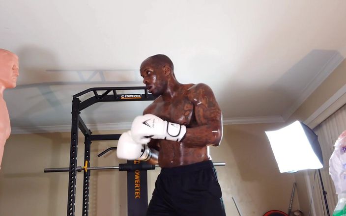 Hallelujah Johnson: L’entraînement de boxe employant l’entraînement plyométrique développe le contrôle efficace...