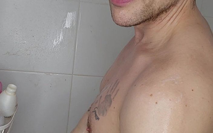 Seb Fox: Seb fox prende un divertimento sensuale nella doccia insaponata