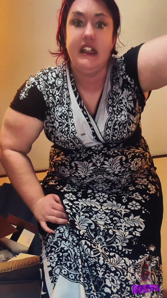 BellaBlast: ブーツを舐めろ、ビッチ・ジョイ