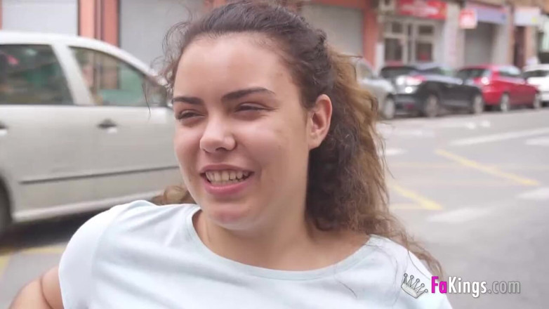FAKings: La ragazza di 19 anni dipendente dal sesso usa le sue...