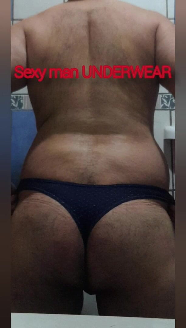 Davidandrexxx: Divirtiéndose en el baño usando tanga sexy y cumm jugosa