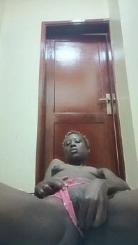 Pembe külotu giyirken dildoyla çok güzelce boşal ve düzenleme yok