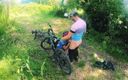 Sportynaked: Motociclistul obraznic ajută-mă să-mi sug roata