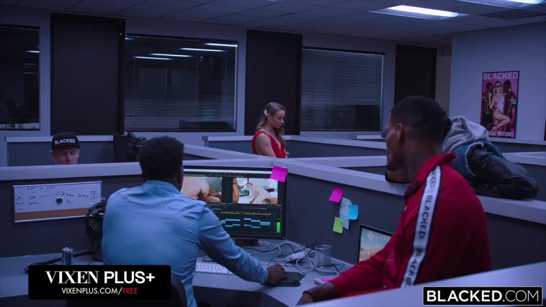 Blacked: Bu stajyer etrafındaki tüm büyük zenci dayanamadı