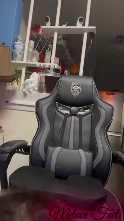 Naelor: Нейлор хлюпає на маленькій пизді Мелове, частина друга