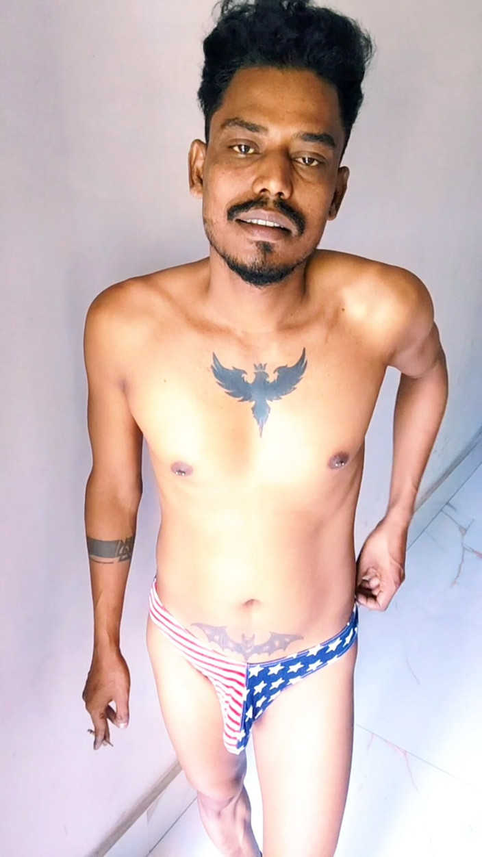 Alick Das: กางเกงในดึงลงลูบควยแข็งของกู