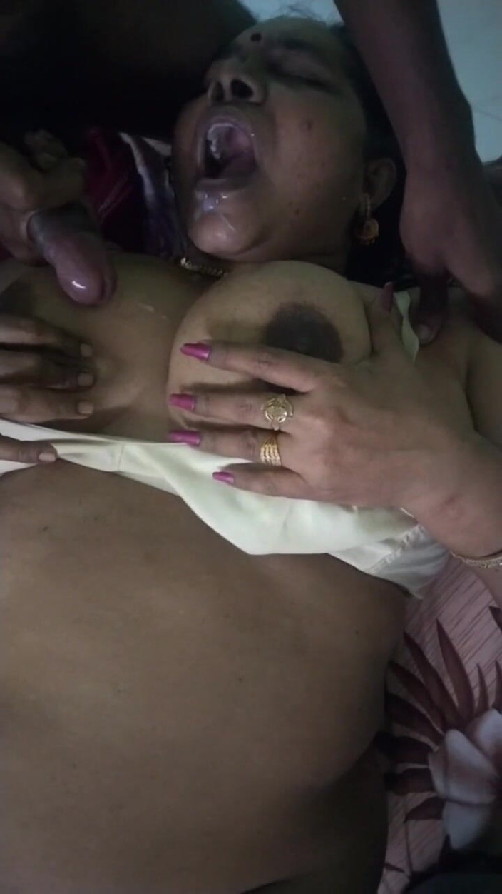 Benita sweety: Indiana engolindo porra
