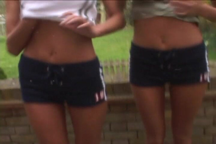 Perv Milfs n Teens: Misha och Sasha från London bedrift Tony James - Perv milfs...