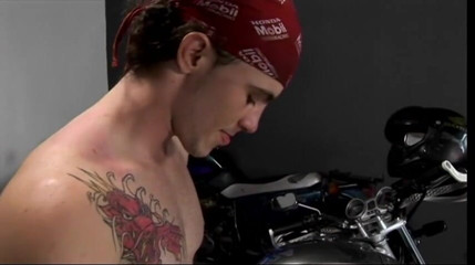 Latina Bang: Black chick gives biker head in the garage