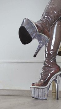 Shoeplay & Berjalan Dalam Kasut Tumit Tinggi Dengan Kasut Tinggi Peha Tinggi - Dame Olga 4K (743)