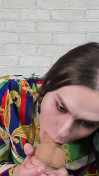 Amazing Deep Blowjob Dildo